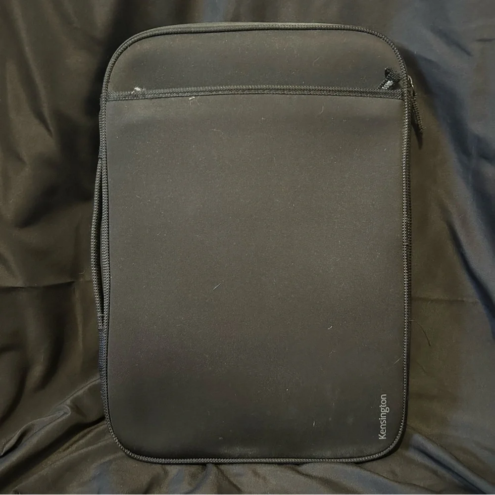 KENSINGTON LAPTOP SLEEVE - Picture 2 of 7